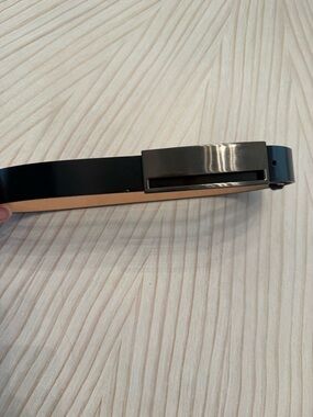 Anne Klein  Black Leather w/Metal Closure Belt